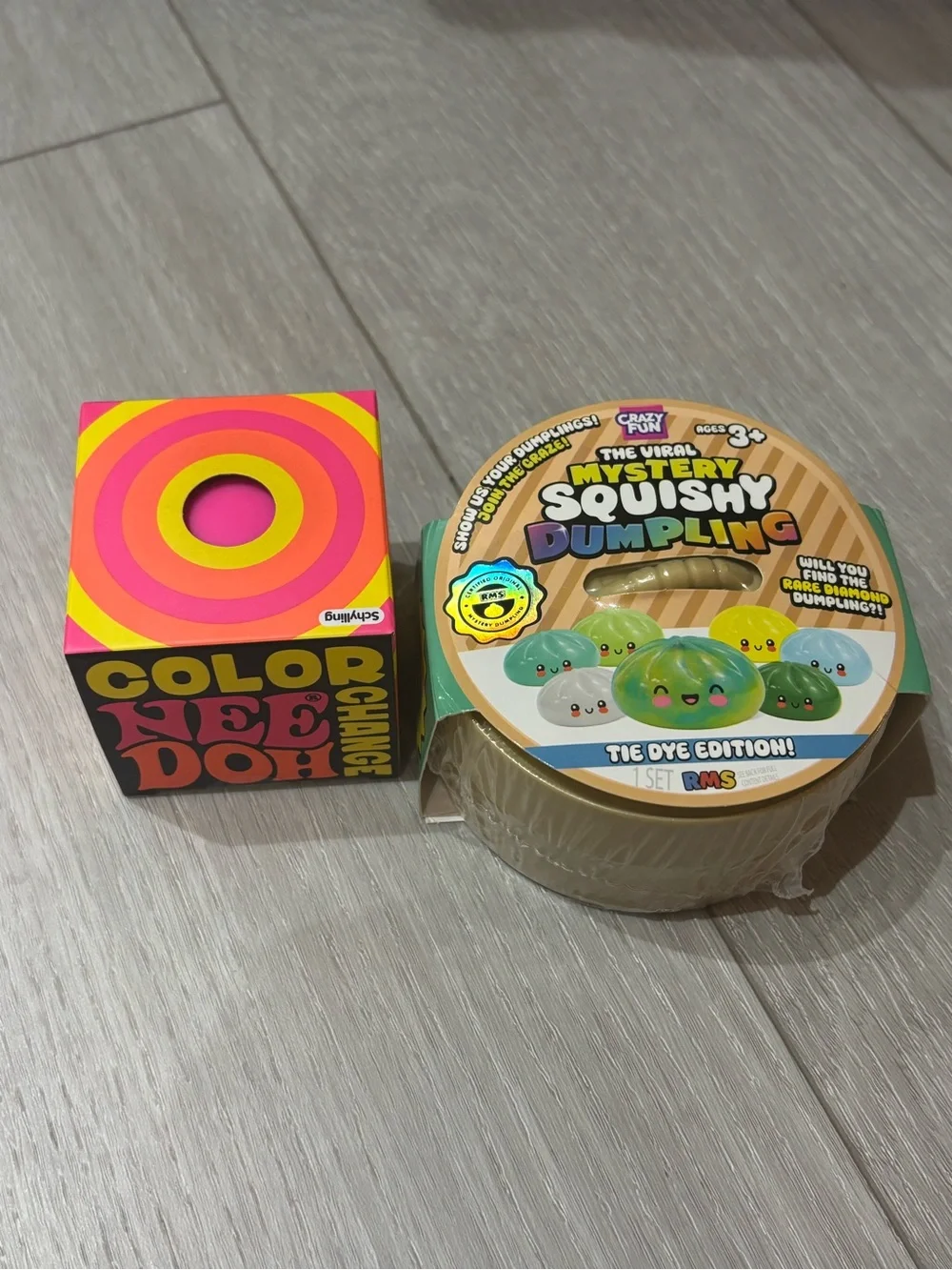 Crazy Fun Mystery Squishy Dumpling Tie Dye Edition + Color Change Pink Needoh